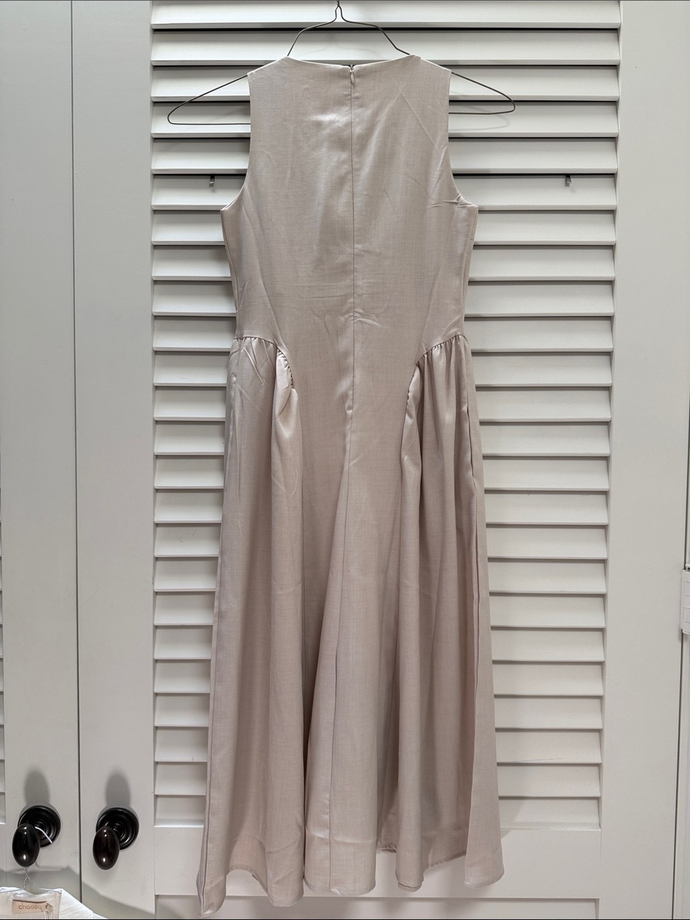 Commense Cream Sleeveless Midi Dress with Keyhole size small - Picture 3 of 3